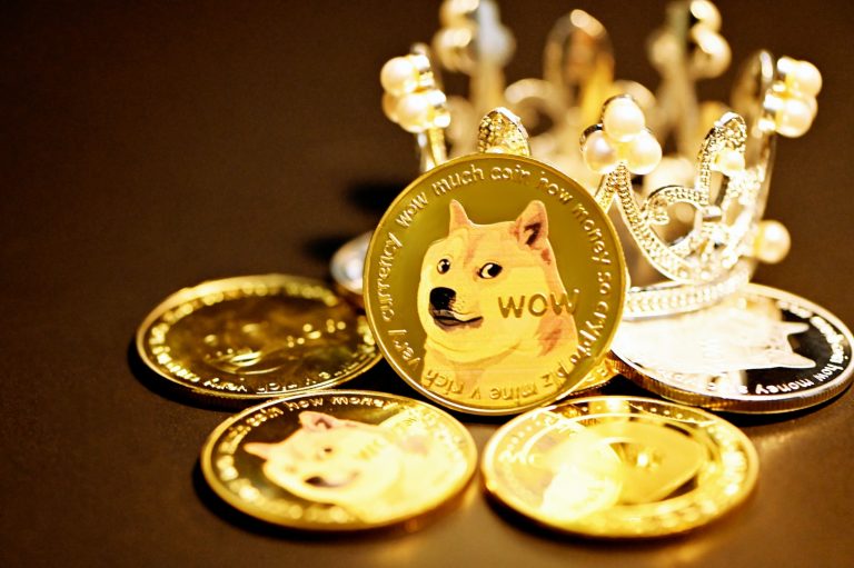 After dipping to new the lows, Dogecoin (DOGE) rises!